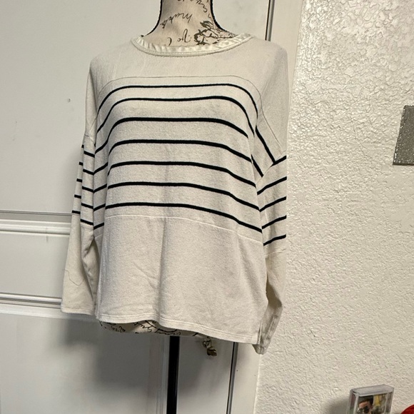 Zara Cream and Black Striped Sweater - Picture 3 of 8